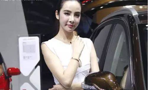 干露露 曾轰动一时开玛莎拉蒂，车模干露露现状如何？_有车以后