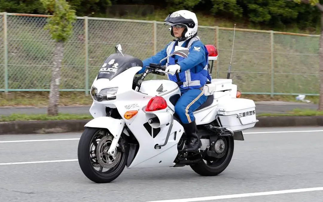 本田 雅马哈 川崎都不要 日本警方买了一批宝马做警车 有车以后