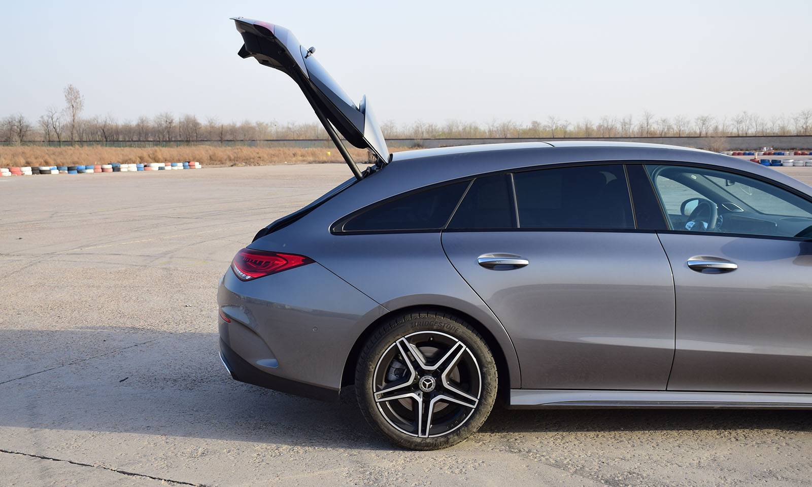 有车试驾奔驰cla2604matic猎跑车优雅下放