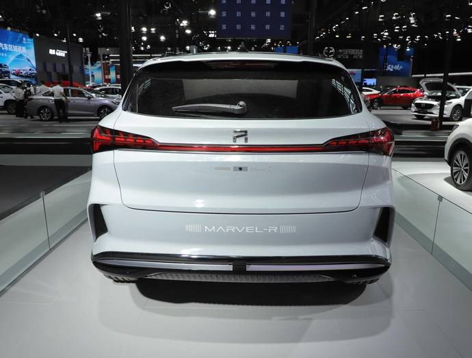 荣威marvelr亮相粤港澳大湾区车展造型科幻