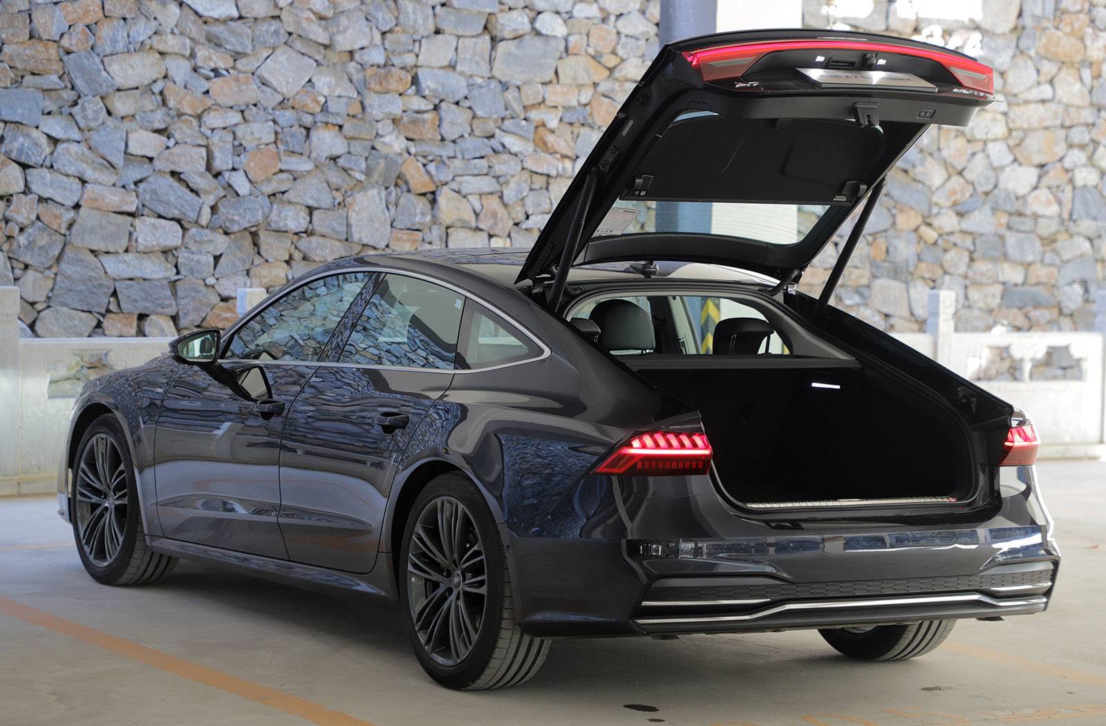 有车试驾奥迪a7sportback试驾优雅与运动的结合体