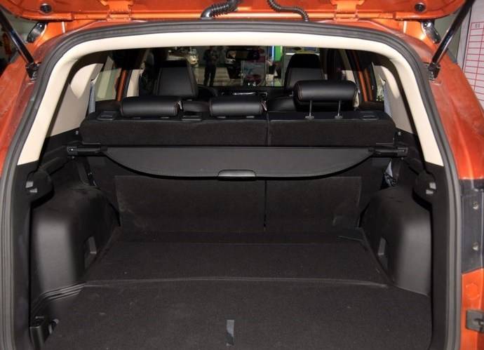 比亚迪后排座怎么放倒