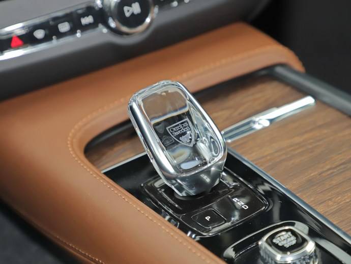 北欧气质带水晶挡把新款沃尔沃s90到店