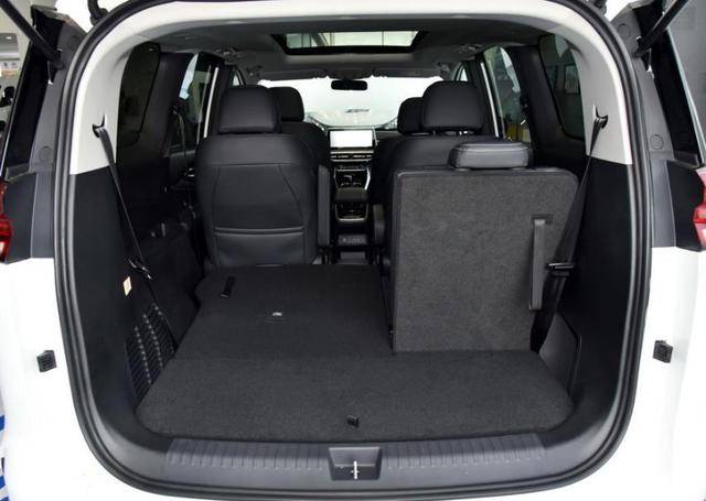 空间优势明显上汽大通g50到店体验