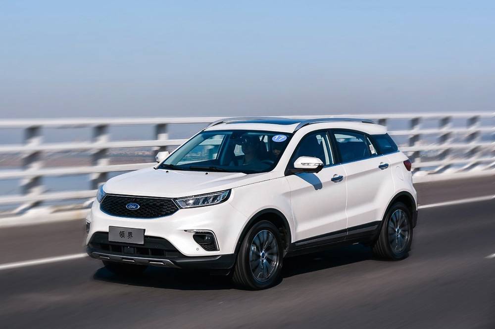 试驾全新福特领界15t48v微混油耗仅6l