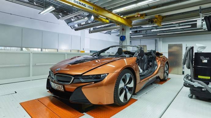 特别版bmw I8 敞篷版将作为formula E赛事安全车 有车以后