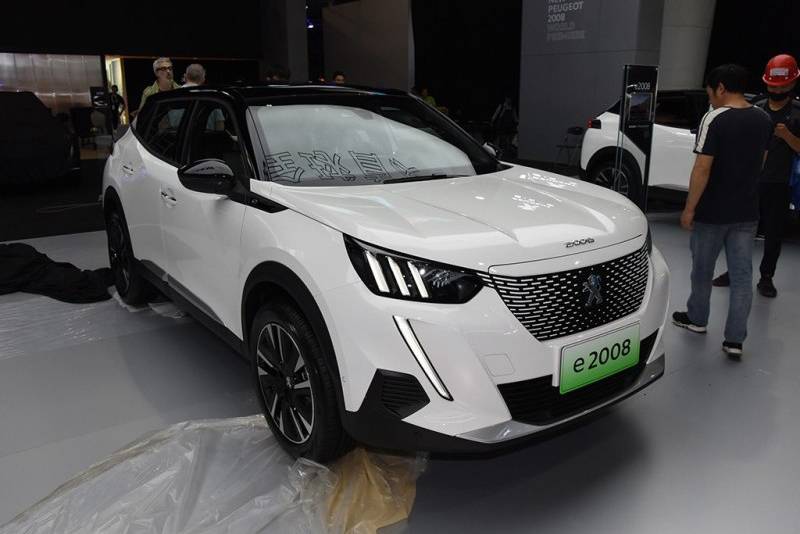 燃油纯电一起来全新东风标致2008亮相颜值设计还是法系的那个范