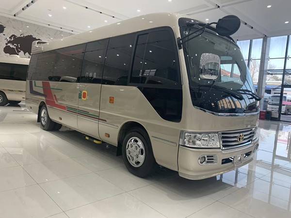 丰田考斯特柯斯达12座至尊版电动沙发床