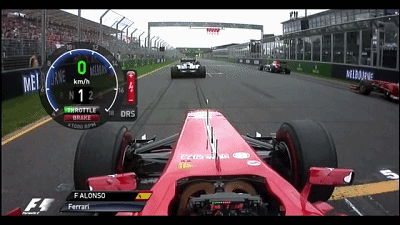 赛车和民用车在操作方式上甚至差别都不大,看f1头哥的操作,就能很