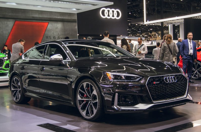 黑豹版本奥迪r8出炉!黑色车漆很昂贵,售价超18万美元