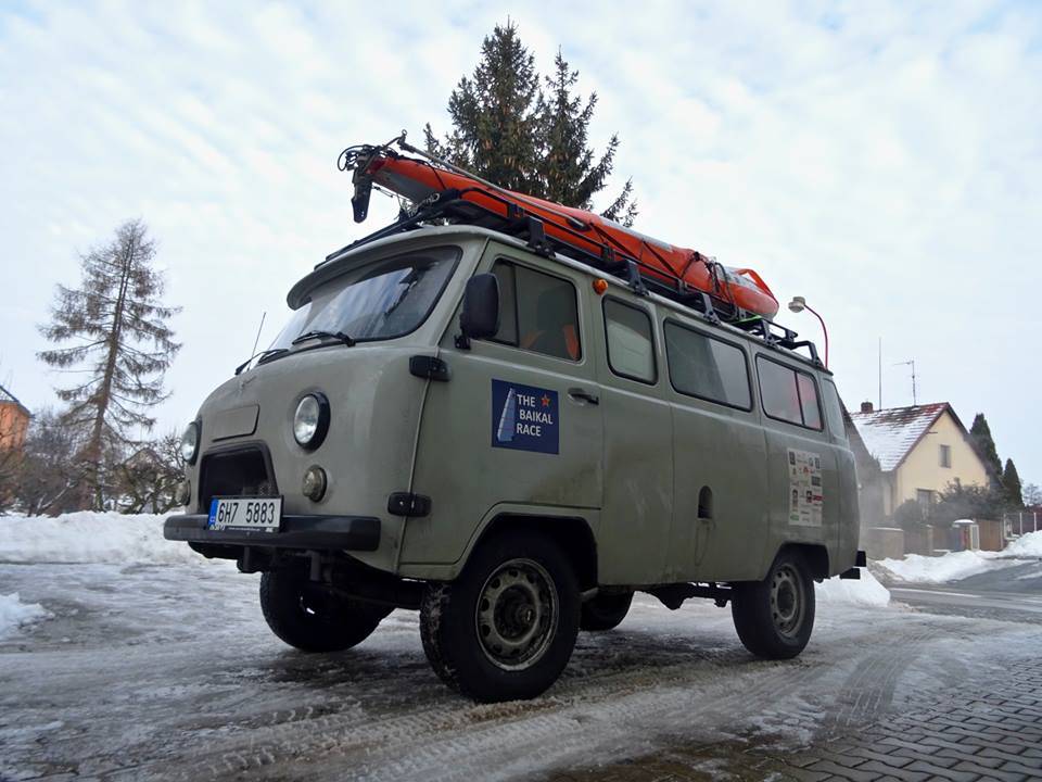 俄罗斯纯进口越野面包车配大g同款四驱瓦滋旅行者16万值吗