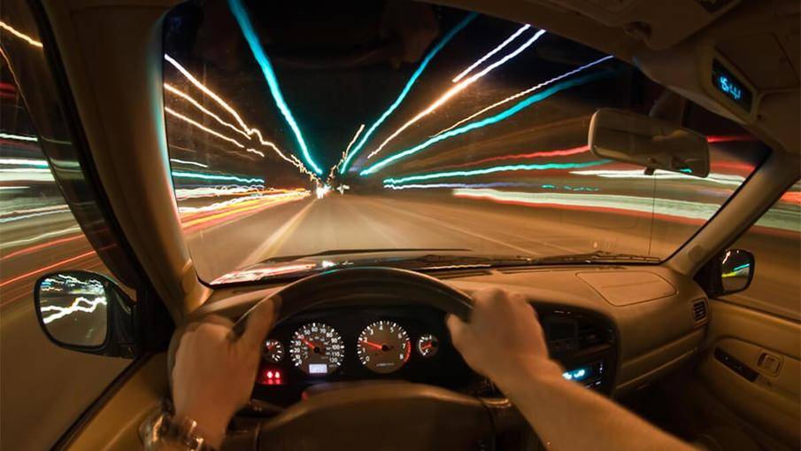 开车时候的17种危险行为你都知道吗