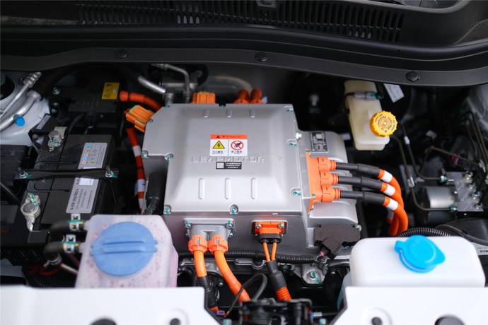 l2级自动驾驶都有的微型电动车试驾零跑t03