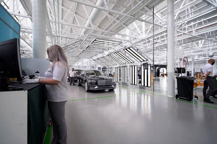 宇尘说车│宾利汽车总部工厂品质中心落成演绎手工制车水准