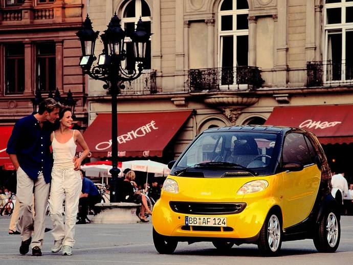初代smart回顾出生就是城市通勤利器