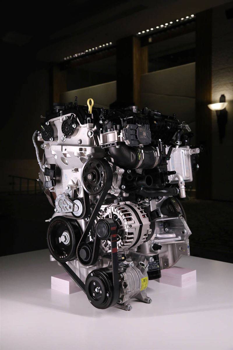 欧尚x7plus蓝鲸15t发动机低速高扭300nm预计989万元起