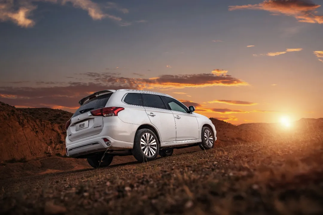 观璀璨星河2021款欧蓝德陪你解锁父式陪伴