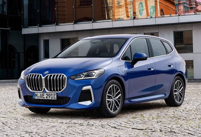 宝马大鼻子出现车传车这次是2系activetourer