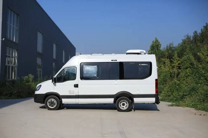 景宴-栖599 b型房车,舒适性可与c型车相比