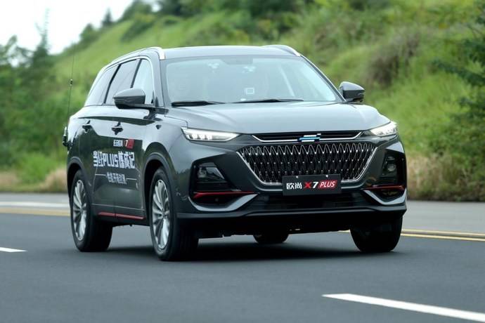 長安歐尚x7plus大空間可進化的家旅全能suv