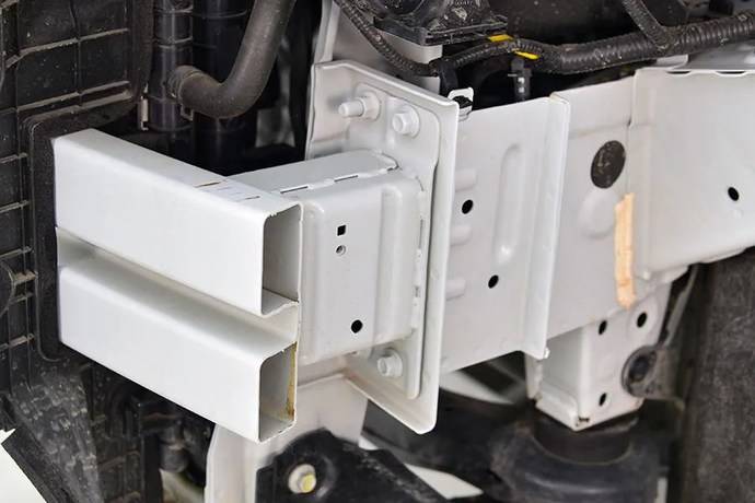 前后防撞梁是这个样子为啥呢