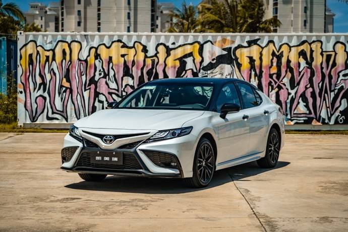 黑标丰田试驾凯美瑞骑士版真的够运动吗