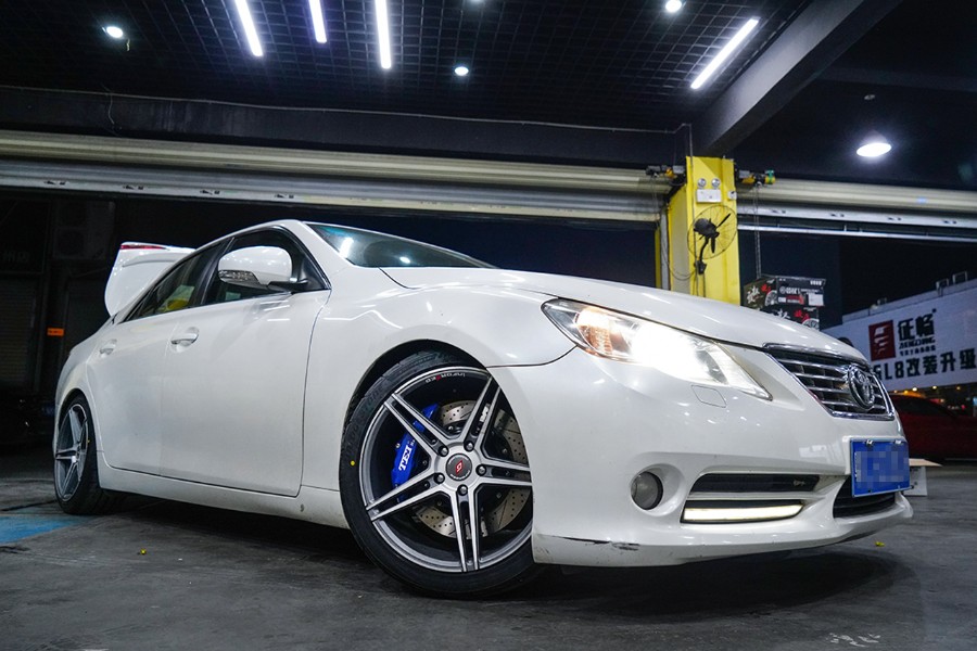 锐志刹车改装案例丰田锐志改装teiracingp系列刹车套件和街道版绞牙