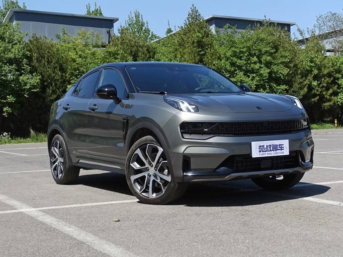 suv轿跑界的新秀,售价17.58万元起,领克05正式上市