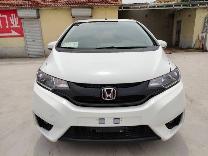 15年白色本田飞度再降价35万实景开回家真正的平民超跑