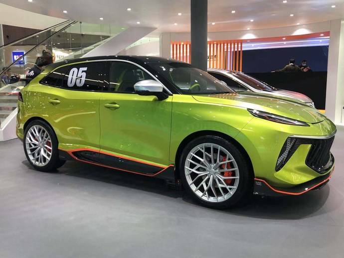 运动造型配竞技元素,回头率爆表,东风风行t5 evo雷霆版亮相