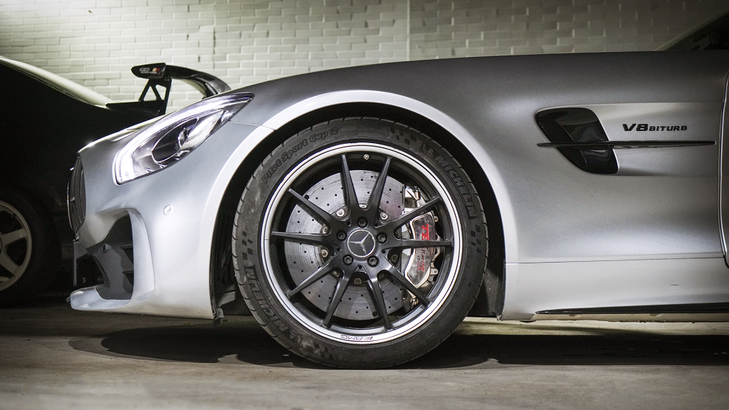 六活塞卡钳;改装套装:tei racing刹车改装车型:奔驰amg原厂20寸轮毂