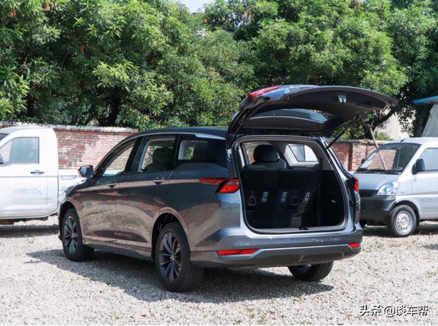 30万以内难逢敌手的五菱大四座家用神车