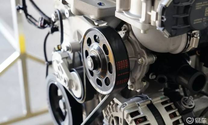 除了奇瑞的16t我们还有长安蓝鲸发动机