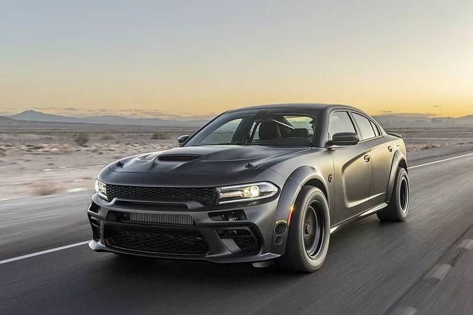 令人头皮发麻的爆改道奇地狱猫1500匹马力全身碳纤维覆盖