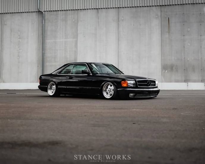 两面派的梅赛德斯奔驰560sec