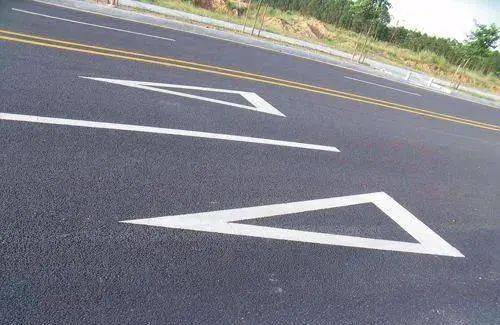 马路倒三角符号,倒三角符号数学符号_文秘苑图库