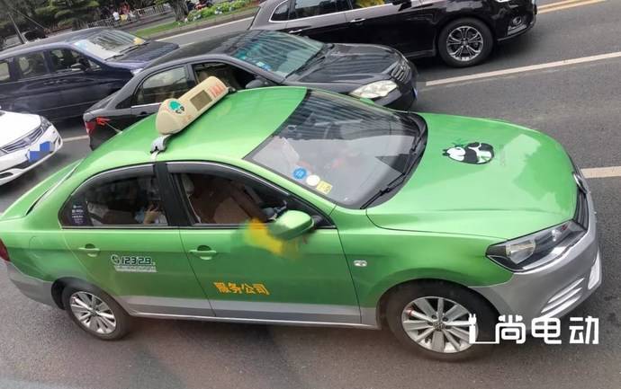 首批5000台帝豪ev纯电车陆续上街替换燃油出租车_有车以后