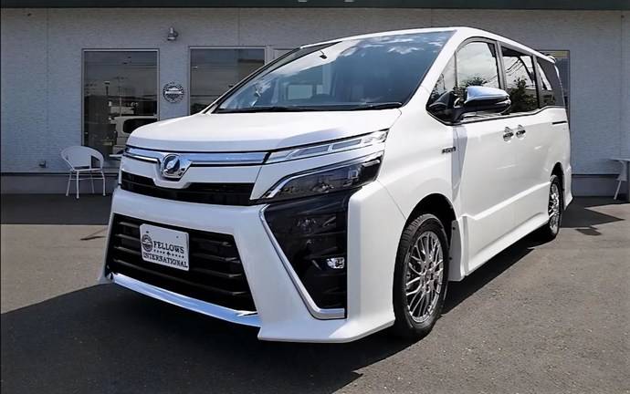 丰田"小号埃尔法"?新一代noah/voxy曝光,配侧滑门 1.8l混动