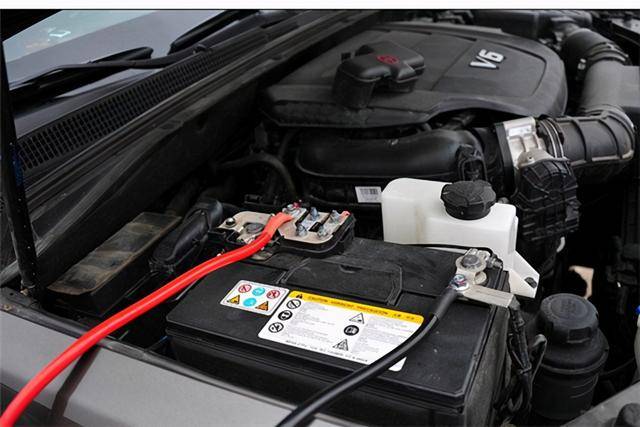 给汽车电瓶"搭电"注意事项,汽修工再说一次:接极顺序不能搞错