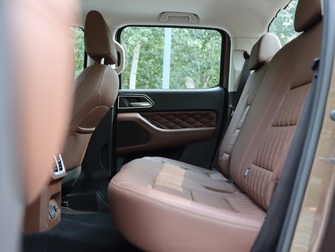 试驾长城炮乘用版皮卡:一只灵活的胖子,其实它很能"装"