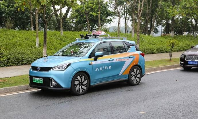 首先是新闻所说的传祺自动驾驶出租车.