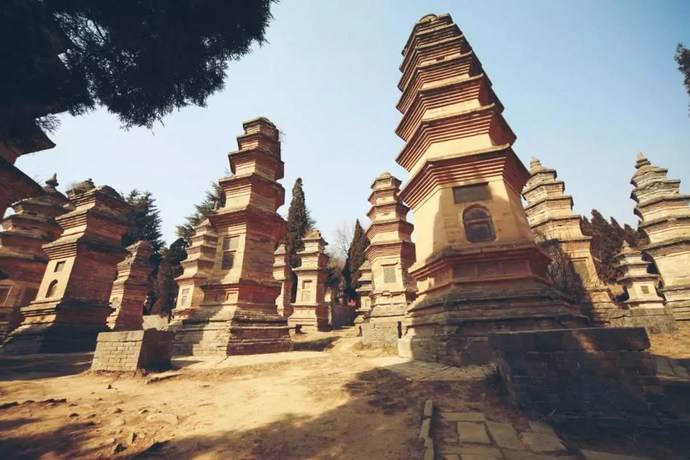 横屏观看)挂壁公路摄影师by董建军▼(请将手机横屏观看)郭亮村有人说