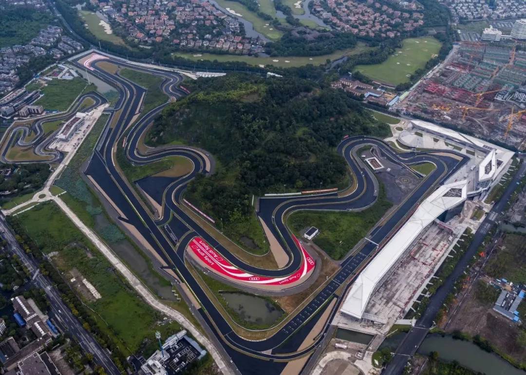 保时捷911gt3rs和迈凯轮720s赛道厮杀谁才是真正的圈速之王