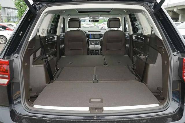 出游不再担心住宿这几款suv后排可全平放倒当床用不是问题