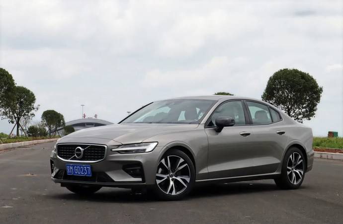 实测沃尔沃s60t5纯正北欧油耗确实刺激