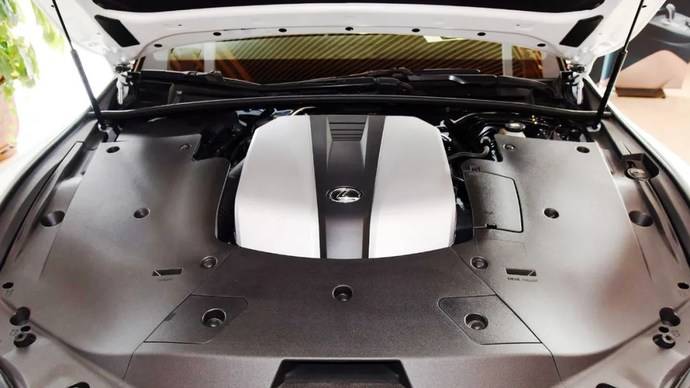 5l v6发动机毫无疑问是最佳选择,316马力,380n·m的参数秒杀了老款7gr