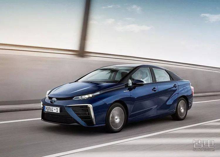 奔驰氢燃料电池车亮相国内!3分钟加满跑437km