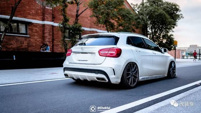 了这台gla220,对于这样一款主打运动时尚的suv车型,你会选择怎样改装