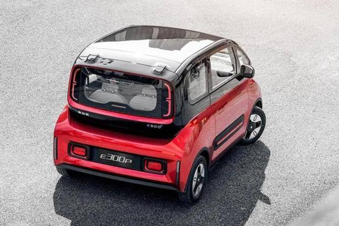 试驾新宝骏e300plus四轮独悬后置后驱能带来怎样的行驶质感