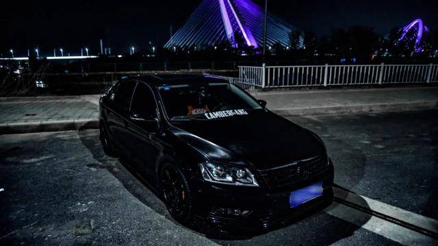 自带商务范的迈腾b7褪去西装成为黑武士